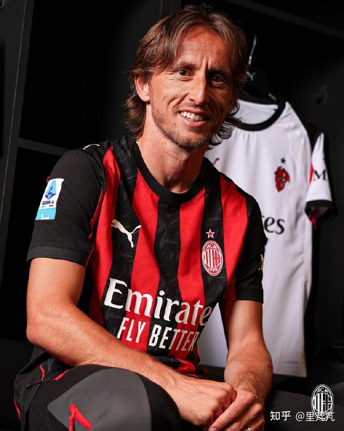 蓉城客战神户首发：韦世豪、周定洋在列，罗慕洛、费利佩登场