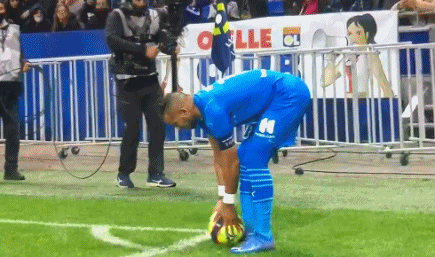 莱切vs都灵：班达、法尔科内首发，切-亚当斯、弗拉希奇出战