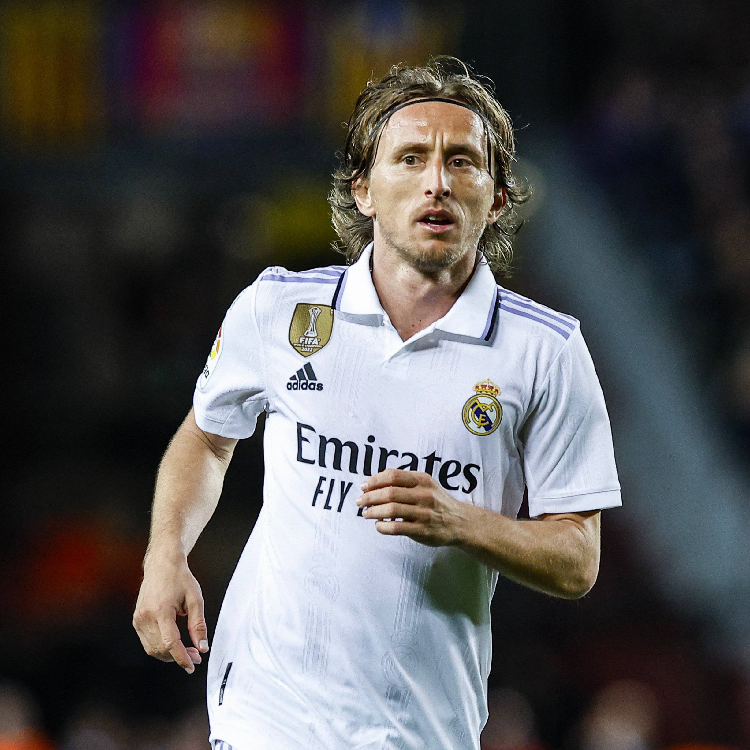 皇马帅位不稳，阿隆索可能被解雇，阿韦罗亚或成替代者，球员与主帅责任争议。