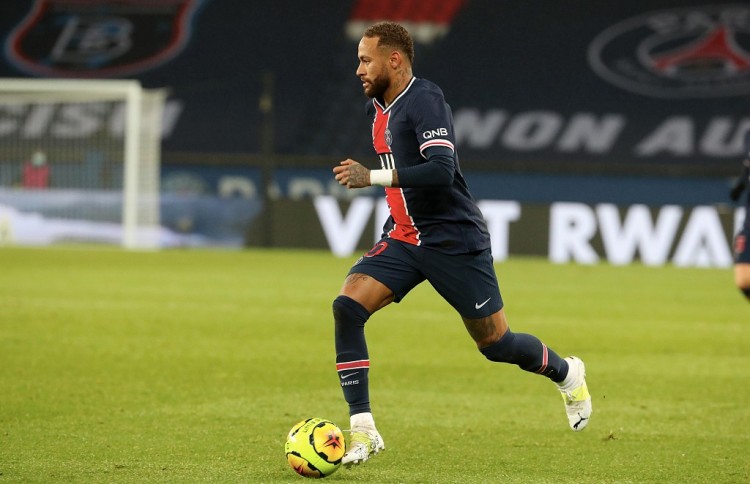 马卡：皇马高层连夜开会，确定欧冠对曼城是阿隆索生死战（马卡报：皇马高层通宵商议，欧冠对曼城被定为阿隆索的背水一战）