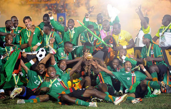 荷甲前瞻：阿贾克斯渐回正轨，费耶诺德伤兵满营愁煞范佩西（荷甲前瞻：阿贾克斯走出低谷，费耶诺德伤病潮令范佩西头疼）