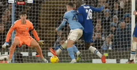 上海久事以111-72大胜四川丰谷，展现强大实力，全队多点开花，四川队虽努力但难敌强队。